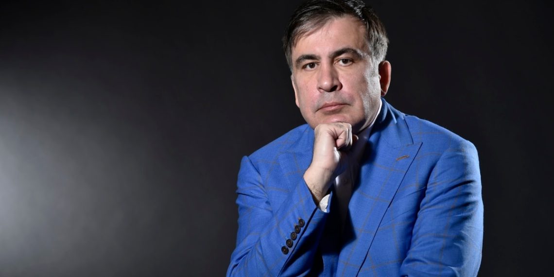 მე­სა­მე მსოფ­ლიო ომი უკვე და­ი­წყო… სან­დრას მა­მამ სას­წრა­ფო დახ­მა­რე­ბის ნაკ­რე­ბი და რა­დიო იყი­და“ – სააკაშვილი